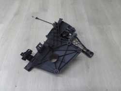 VOLVO S80 II V70 III 06-13 OSLONA MOCOWANIE ZAMKA PRZOD LEWY 30661072