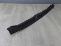 VOLVO V70 III XC70 06-16 OSLONA PASA PROGU BAGAZNIKA TYL
