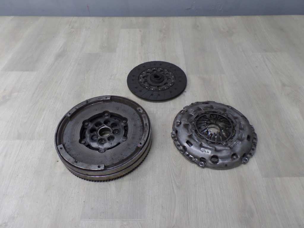 MAZDA 6 GH 2.2 MZR-CD SPRZEGLO KOLO DWUMASOWE TARCZA DOCISK 8MM R2A1-16410-A R2A116460 R2A1-16610-B 54tkm