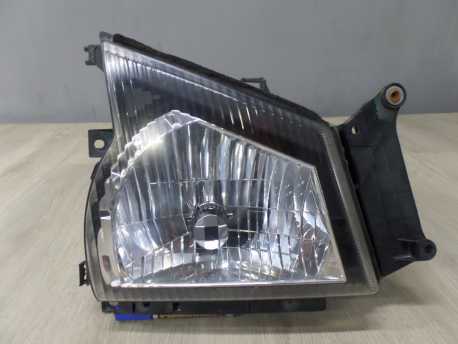 ISUZU NPR NQR NKR LAMPA PRZOD PRAWA REFLEKTOR UK 04-07