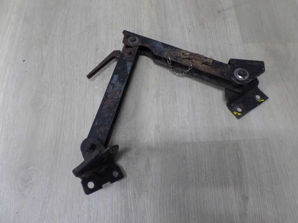 ISUZU NPR NQR NKR ZAWIAS RYGIEL BLOKADA OGRANICZNIK RAMIE KABINY 04-07
