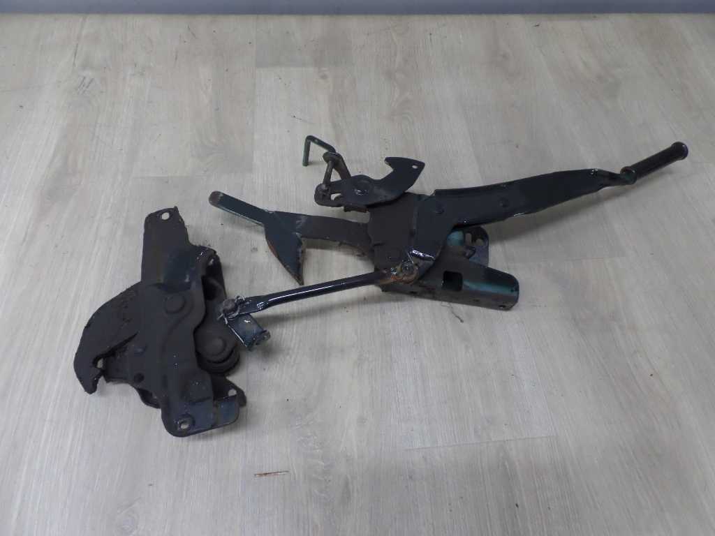 ISUZU NPR NQR NKR ZAMEK RYGIEL KABINY 04-07