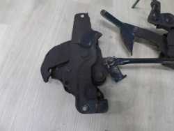 ISUZU NPR NQR NKR ZAMEK RYGIEL KABINY 04-07