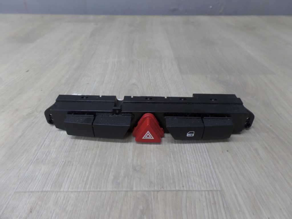 KIA CEE'D CEED LIFT PANEL PRZELACZNIK AWARYJNYCH 93700-1H900