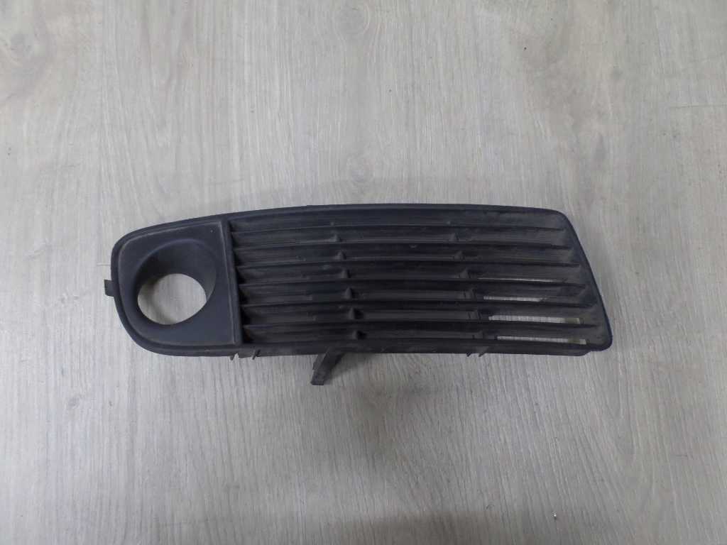 AUDI A6 C5 KRATKA ZDERZAKA HALOGENU PRAWA AD99013