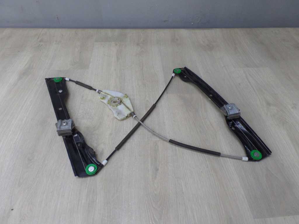 VW PASSAT B6 MECHANIZM PODNOSNIK SZYBY PRZOD PRAWY 05-10