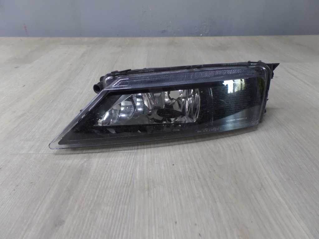 VW TIGUAN II 5NA 15-22 HALOGEN LAMPA PRAWY PRZOD 5NA941700B