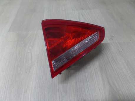 AUDI A5 8T COUPE LAMPA TYL PRAWA W KLAPE 8T0945094