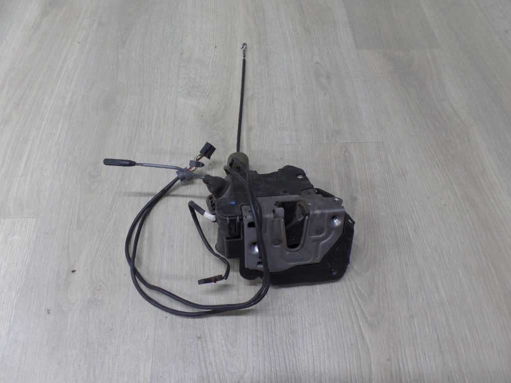 MERCEDES E KLASA W211 ZAMEK DRZWI LEWY PRZOD 2117200335 004133112640 02-09
