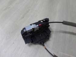 NISSAN QASHQAI II J11 17- ZAMEK DRZWI PRAWY TYL 3 PIN KLAMKA 80670-4EA1A
