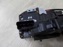 NISSAN QASHQAI II J11 17- ZAMEK DRZWI PRAWY TYL 3 PIN KLAMKA 80670-4EA1A