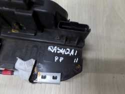 NISSAN QASHQAI II J11 17- ZAMEK DRZWI PRAWY TYL 3 PIN KLAMKA 80670-4EA1A