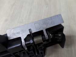 NISSAN QASHQAI II J11 17- KLAMKA KASETA DRZWI PRAWY PRZOD 80610