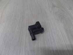 OPEL ASTRA K 15-22 ZAMEK SILOWNIK KLAPKI PALIWA 39059244
