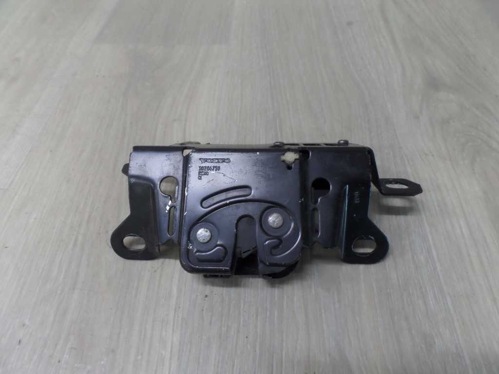VOLVO C30 C70 06-13 ZAMEK KLAPY BAGAZNIKA TYL 30784739 30699960