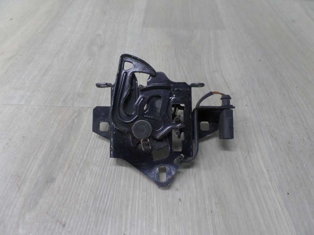 VW PASSAT B5 96-00 ZAMEK MASKI 3B0823509R