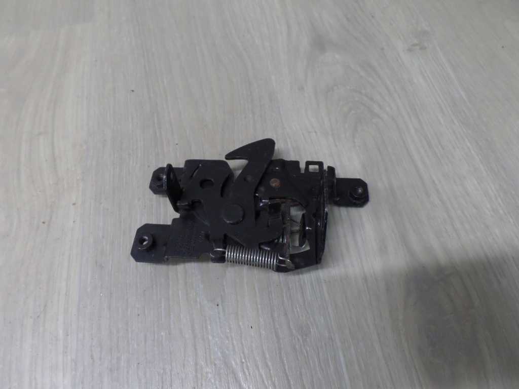 MERCEDES A KLASA W169 ZAMEK MASKI A1698800560