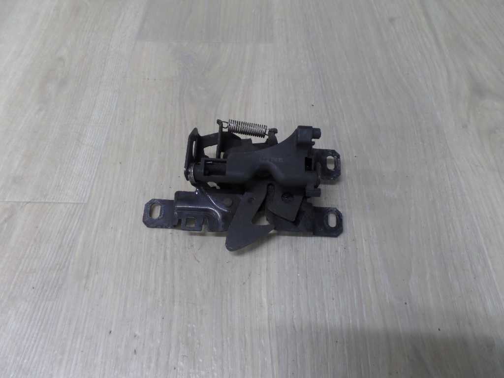 MERCEDES A KLASA W169 ZAMEK MASKI A1698800060