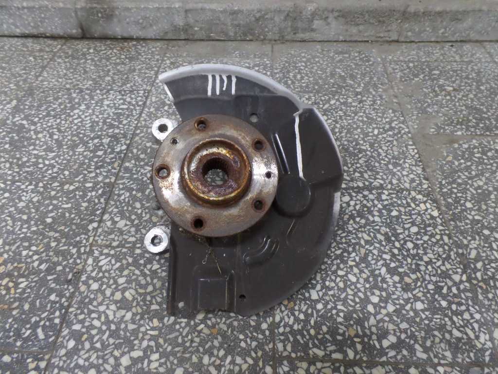 RENAULT MEGANE IV GT 1.6 16- PIASTA ZWROTNICA LEWY PRZOD