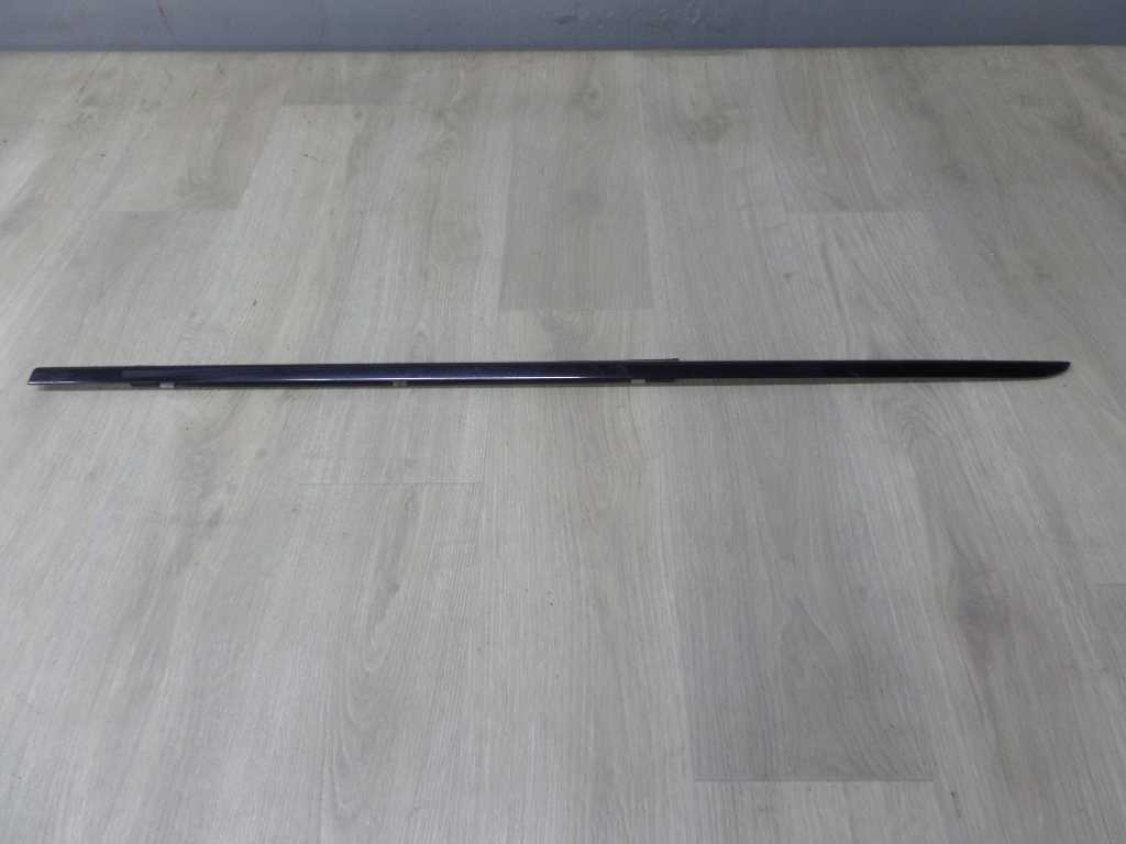 MERCEDES E KLASSA W211 02- LISTWA ZGARNIAJACA SZYBY PRAWY TYL A2117350565