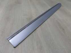 MERCEDES E KLASSA W211 02- LISTWA ZGARNIAJACA SZYBY PRAWY TYL A2117350565