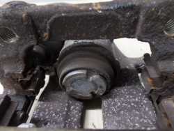 VOLVO S60 II 1.6D 10-17 ZACISK HAMULCOWY LEWY TYL ELEKTRYCZNY 32355158A
