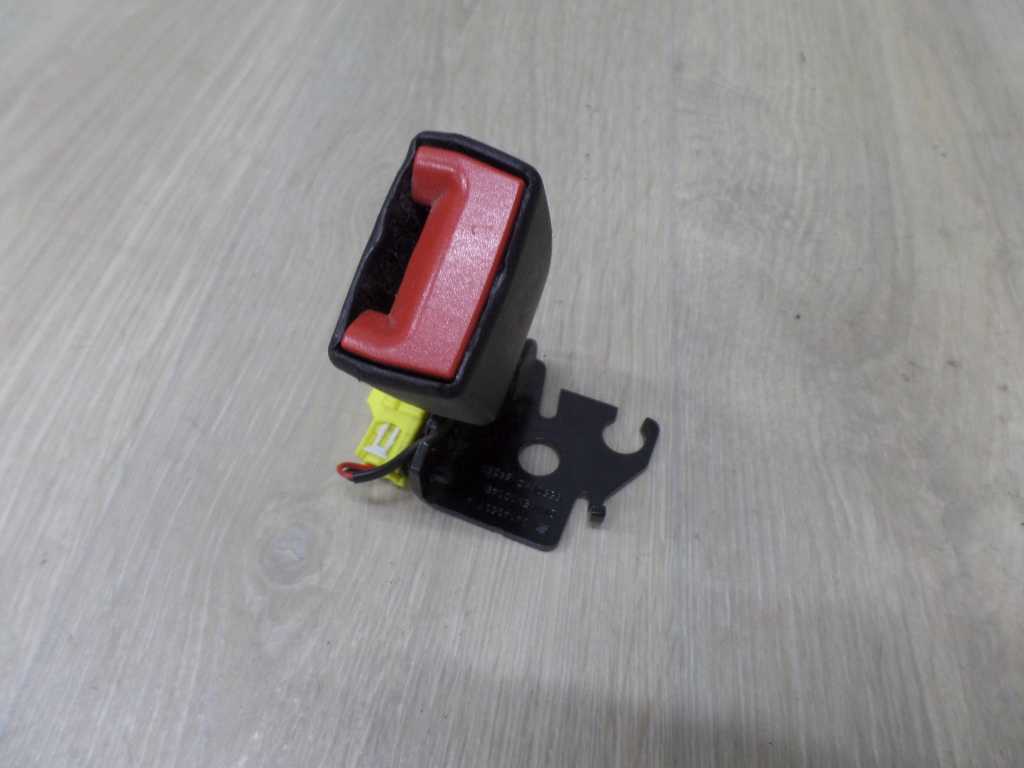 VOLVO S60 II V60 10- KLAMRA ZAPINKA PASA TYL 34150325 31351656