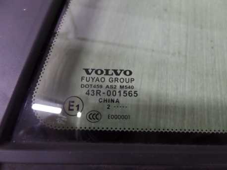 VOLVO S60 II 10- SZYBA DRZWI TYL LEWA TROJKAT 15r