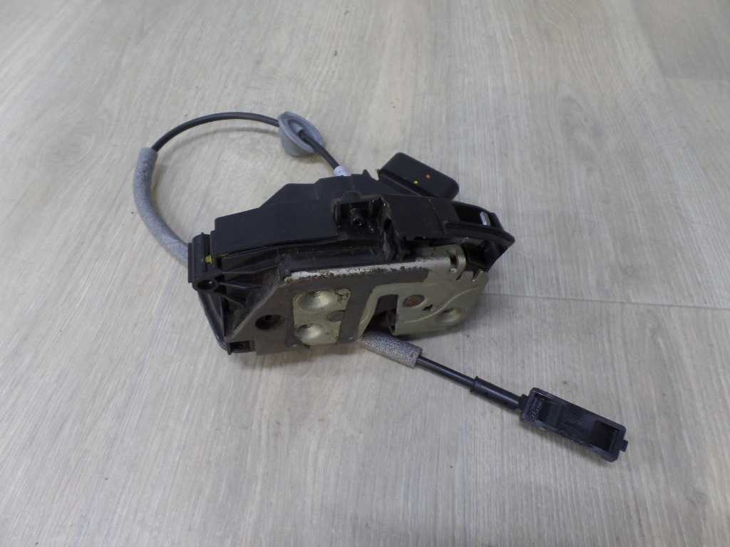 VOLVO S60 II V60 10-17 ZAMEK DRZWI PRZOD PRAWY 31301740