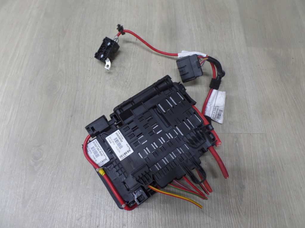 VOLVO S60 II V60 1.6 D D2 10- SKRZYNKA BEZPIECZNIKOW MODUL PFB START STOP 31337183