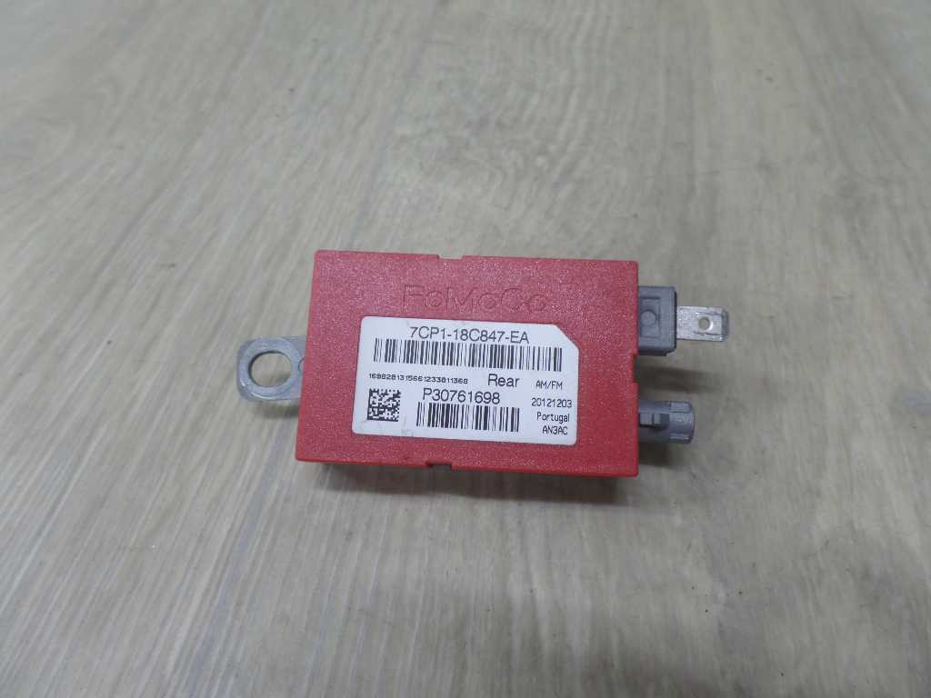 VOLVO S60 II V60 V70 III 10-17 WZMACNIACZ ANTENY 30761698