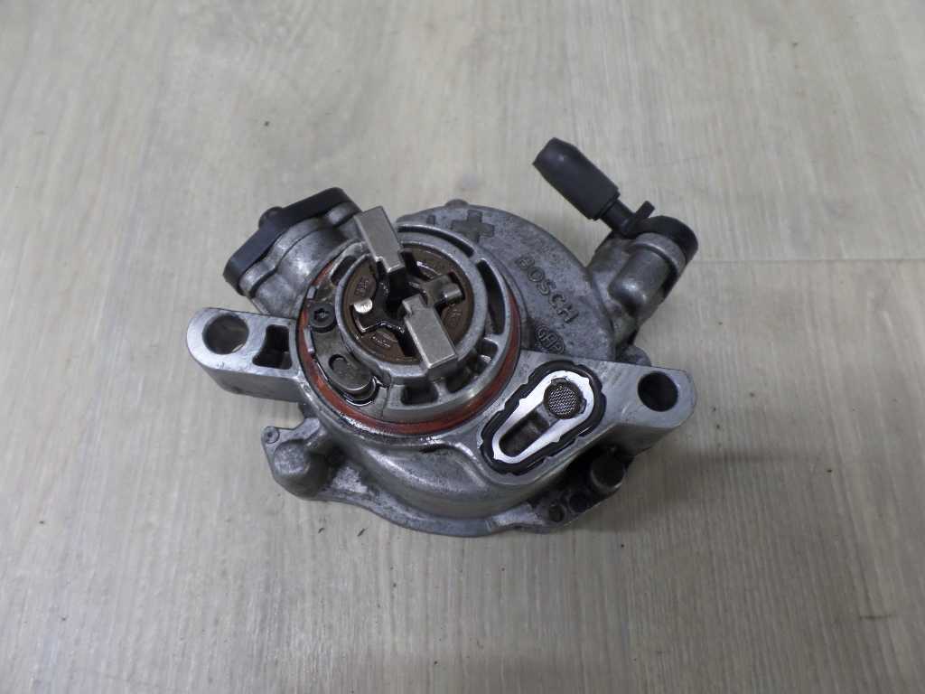 VOLVO S60 II V60 XC 1.6 D D2 10- POMPA PODCISNIENIA VACUM 9804021880