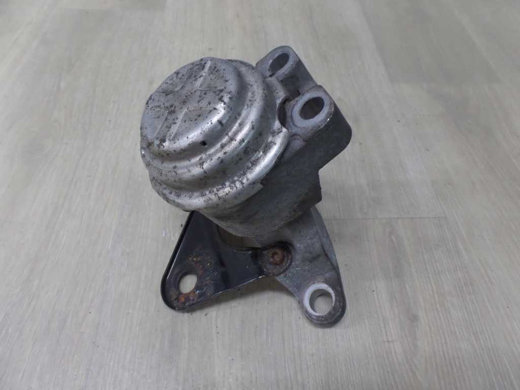 VOLVO S60 II V60 1.6 D D2 10- LAPA PODUSZKA SILNIKA 31304038