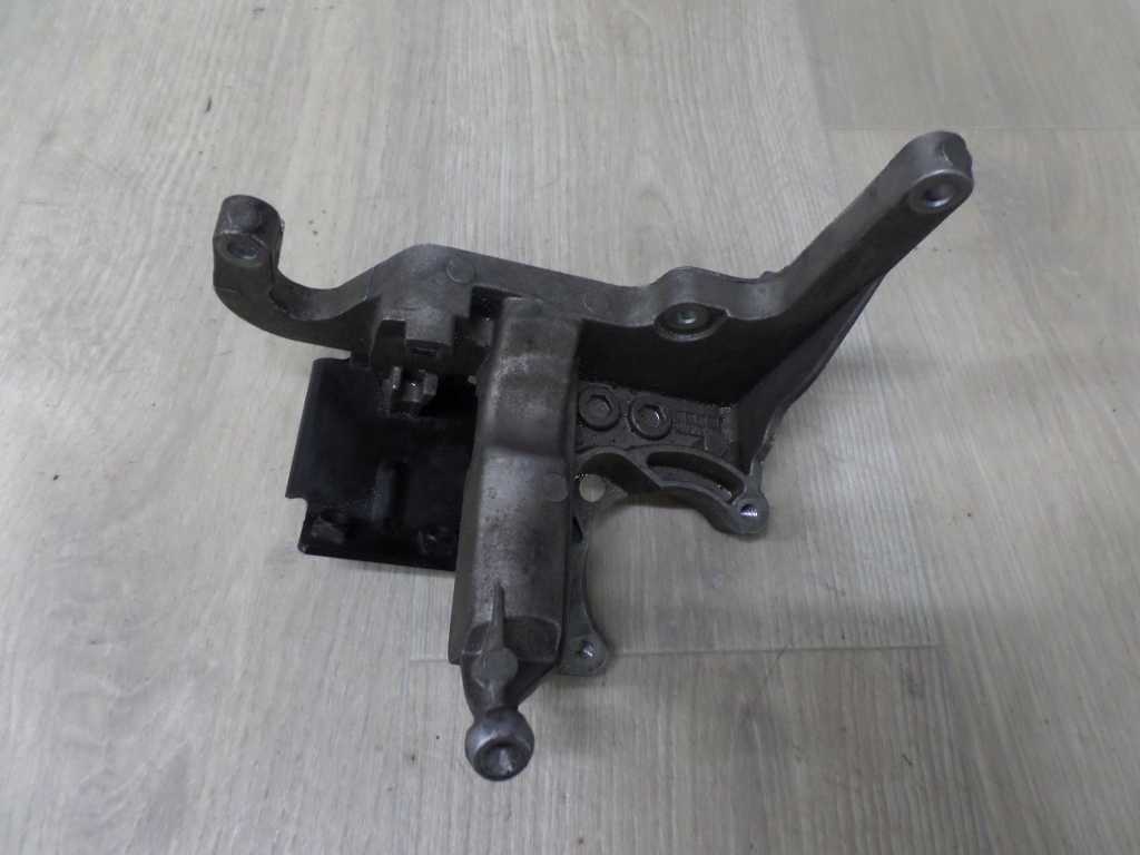 VOLVO S60 II V60 1.6 D D2 10- LAPA WSPORNIK POMPY SILNIKA AV6Q-9B470-BB