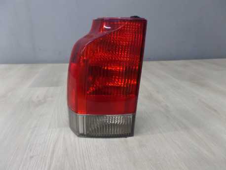 VOLVO V70 XC70 LAMPA TYL LEWY TYLNA 99-04 EU 9154497