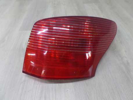 PEUGEOT 407 KOMBI LAMPA TYL PRAWA 04-09 9641948680