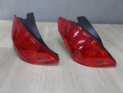 PEUGEOT 308 HB LAMPA TYL LEWA UK 07-13 9680425980
