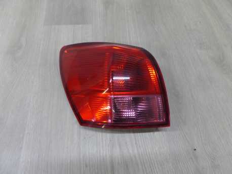 NISSAN QASHQAI J10 07-14 LAMPA TYL LEWA