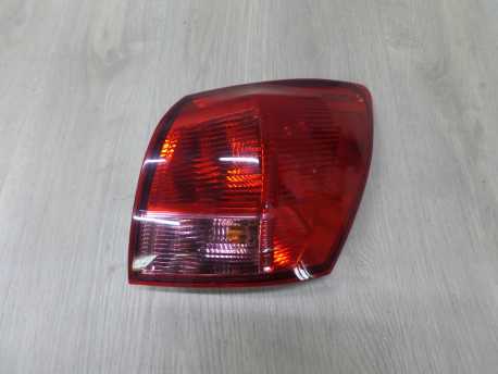 NISSAN QASHQAI J10 07-14 LAMPA TYL PRAWA