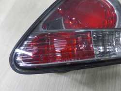 LEXUS RX 300 330 LIFT 00-03 LAMPA TYL PRAWA W KLAPE