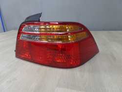 HONDA LEGEND III 3 LIFT 99-02 LAMPA TYL PRAWA