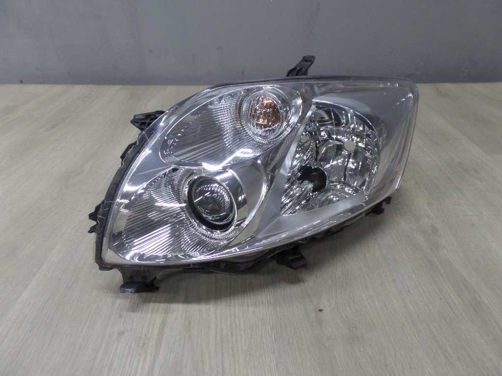 TOYOTA AURIS I E15 06-09 LAMPA PRZOD LEWA 81150-02470 UK
