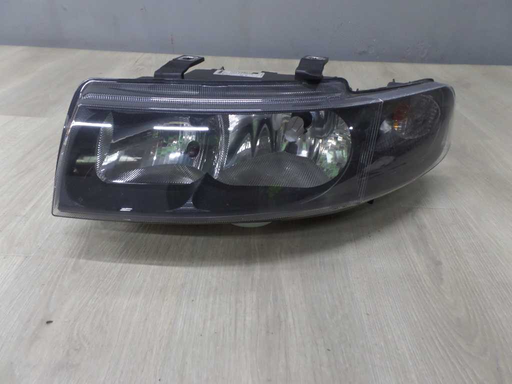 SEAT LEON TOLEDO II 99-05 LAMPA PRZOD LEWA 1M1941001B