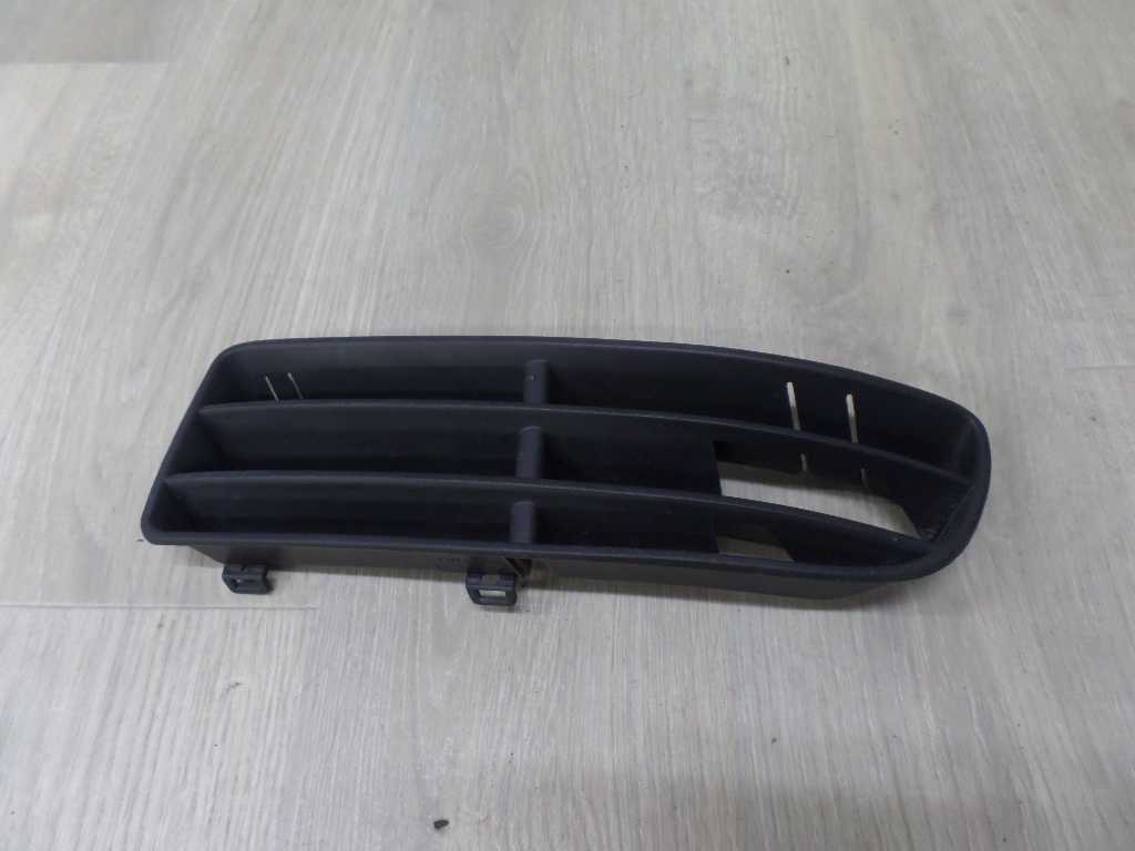 VW BORA 97-05 ATRAPA KRATKA ZDERZAKA LEWA 1J5853665