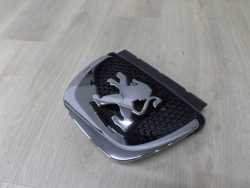 PEUGEOT 308 T7 GRIL ATRAPA LOGO ZNACZEK 9680505177 07-13