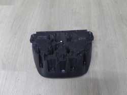 PEUGEOT 308 T7 GRIL ATRAPA LOGO ZNACZEK 9680505177 07-13