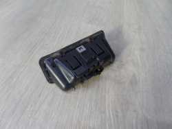 BMW 3 E90 E91 PRZYCISK KLAMKA MIKROSTYK KLAPY TYL 7118158 04-08