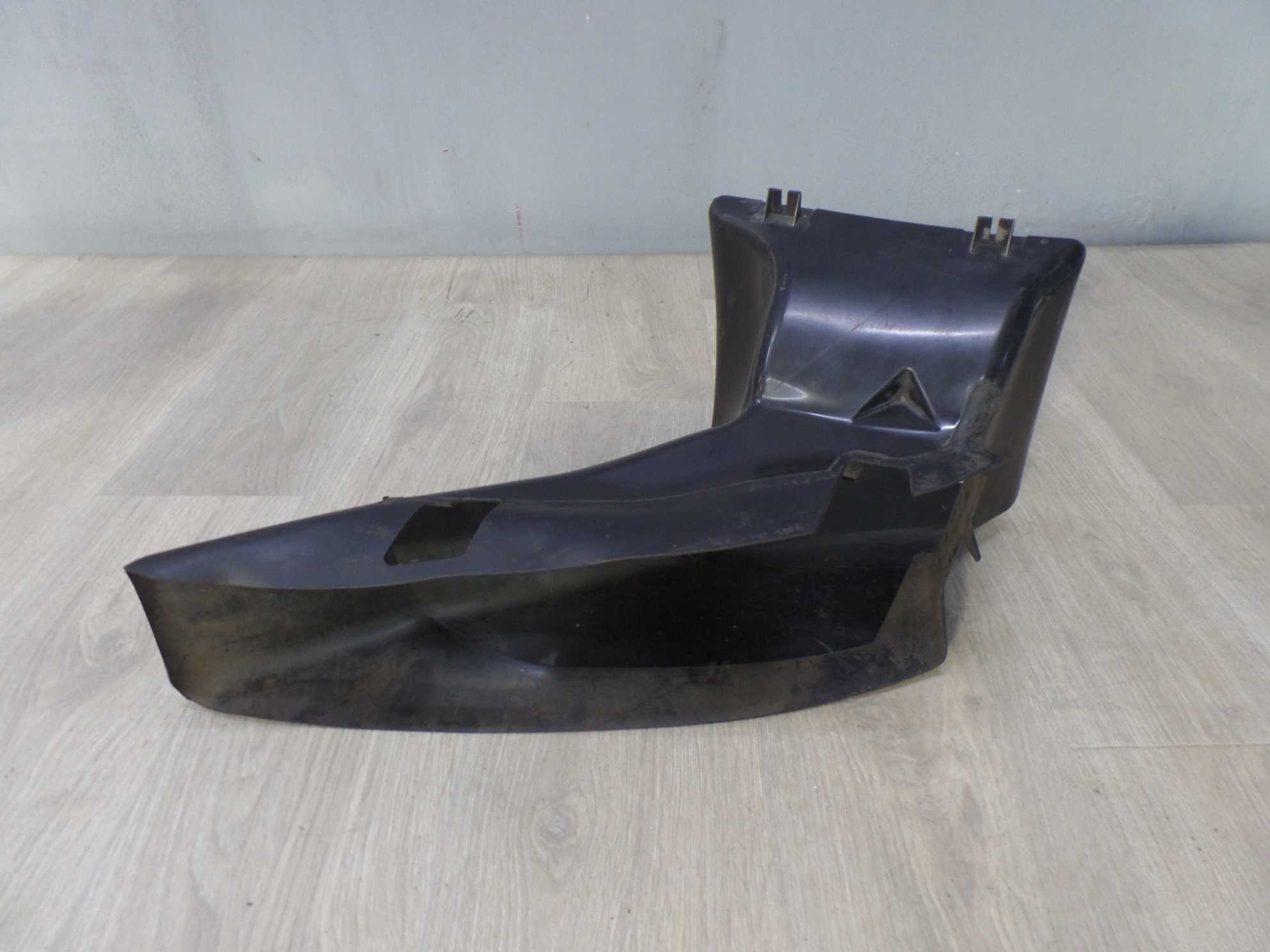 AUDI A4 B7 KIEROWNICA WLOT POWIETRZA 8E0117335K 04-08