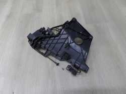 VOLVO S80 II V70 III 06-13 OSLONA MOCOWANIE ZAMKA PRZOD LEWY 30661072