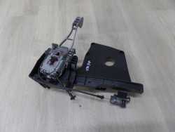 VOLVO S80 II V70 III 06-13 OSLONA MOCOWANIE ZAMKA PRZOD PRAWY 30661073